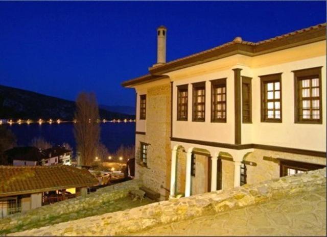 Vergoula'S Mansion Castória Exterior foto