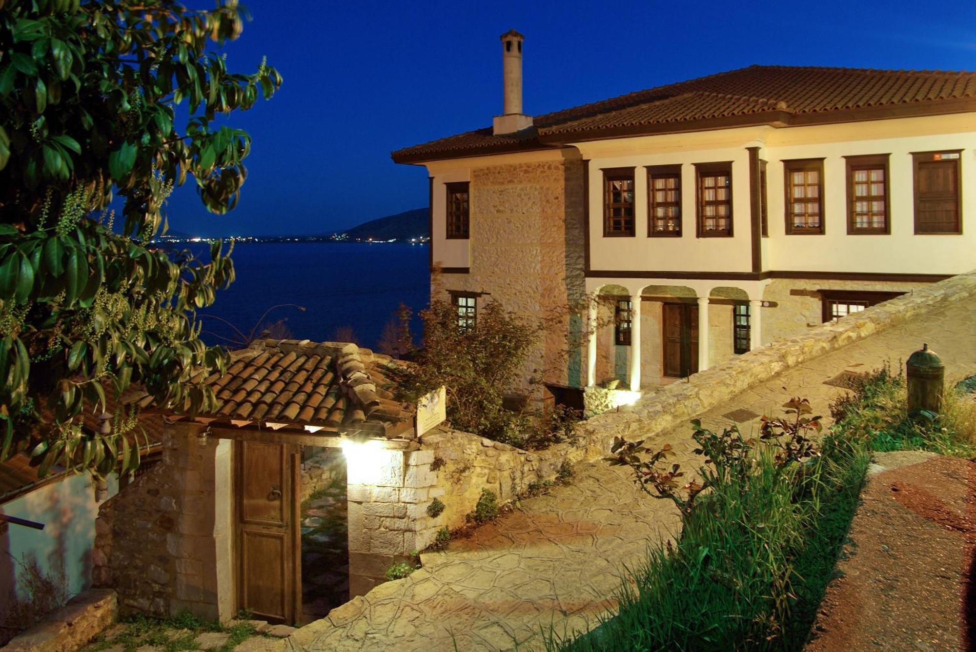 Vergoula'S Mansion Castória Exterior foto